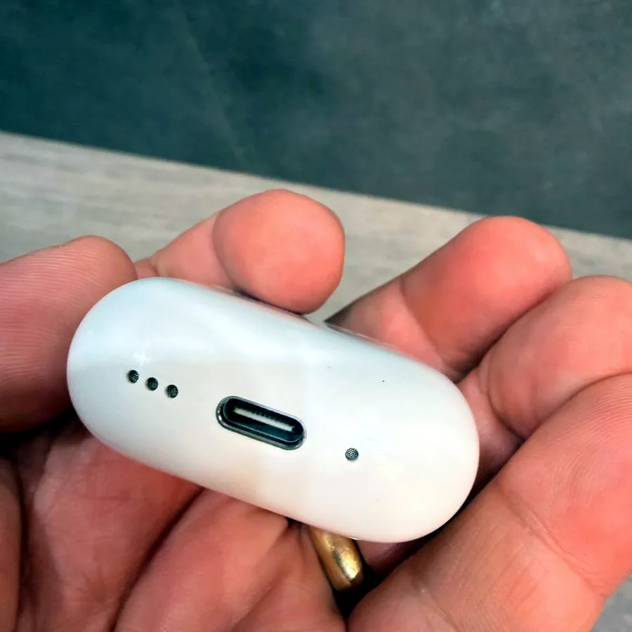 AirPods 4 ANC с беспроводной зарядкой