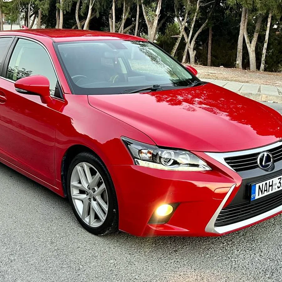 Lexus CT200h hybrid 2014, пробег 103 000 миль