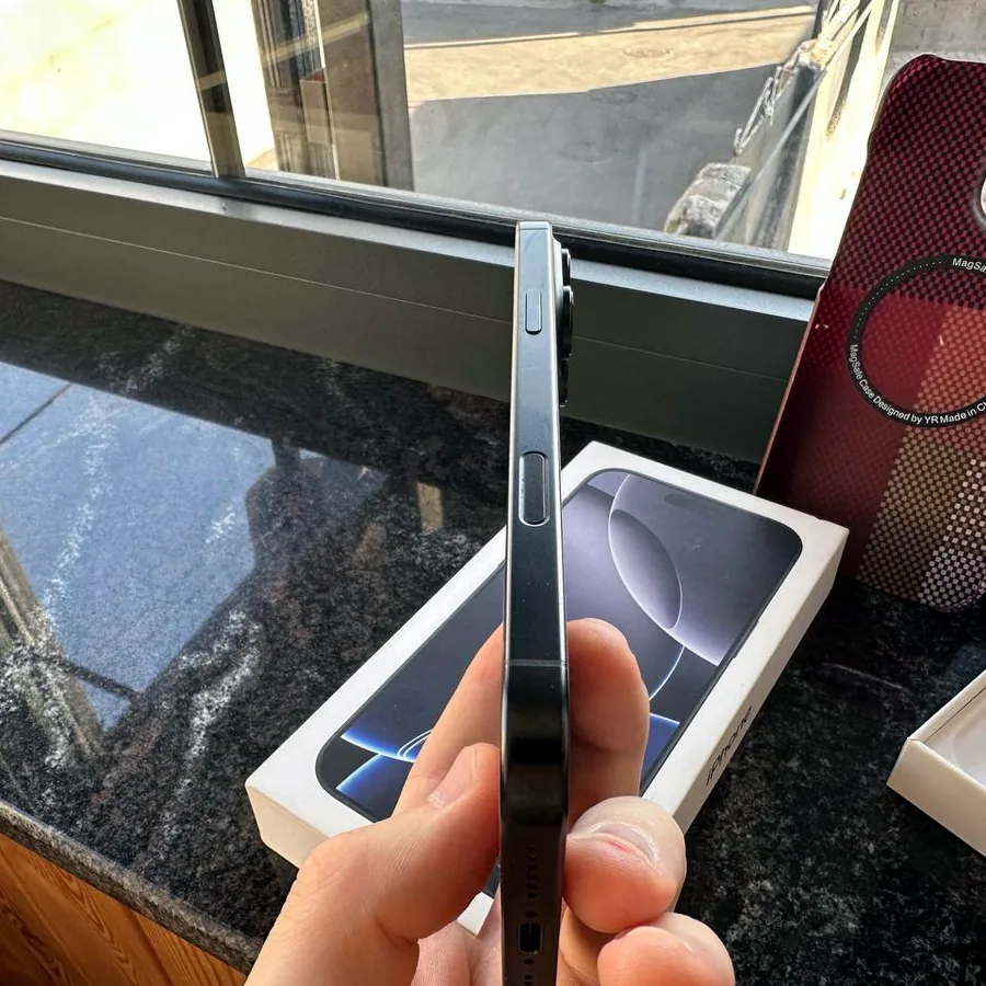 iPhone 16 Pro Max 256 GB, Black Titanium
