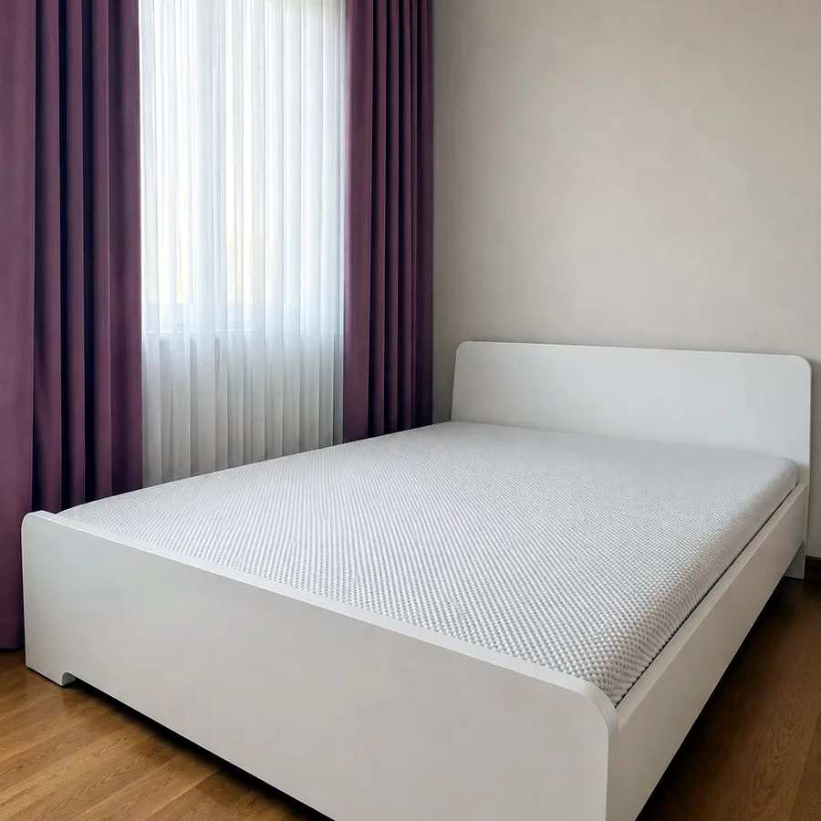 Кровать 160×200 см с мягким изголовьем и матрасом