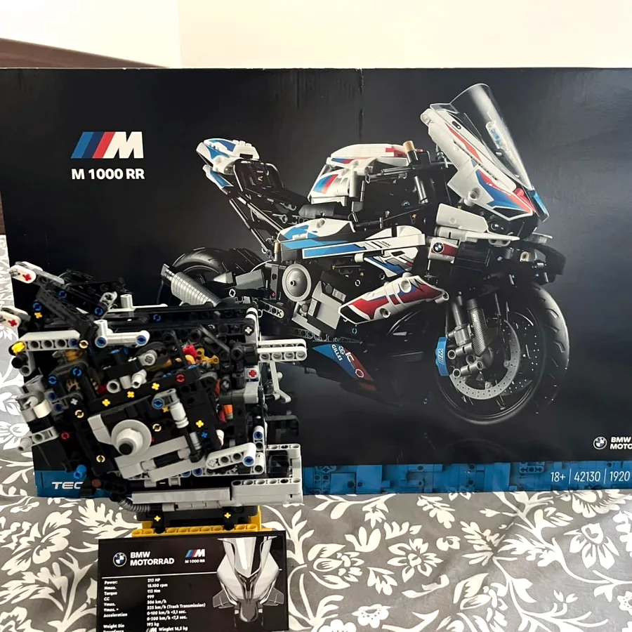 Конструктор LEGO Technic BMW M 1000 RR 42130