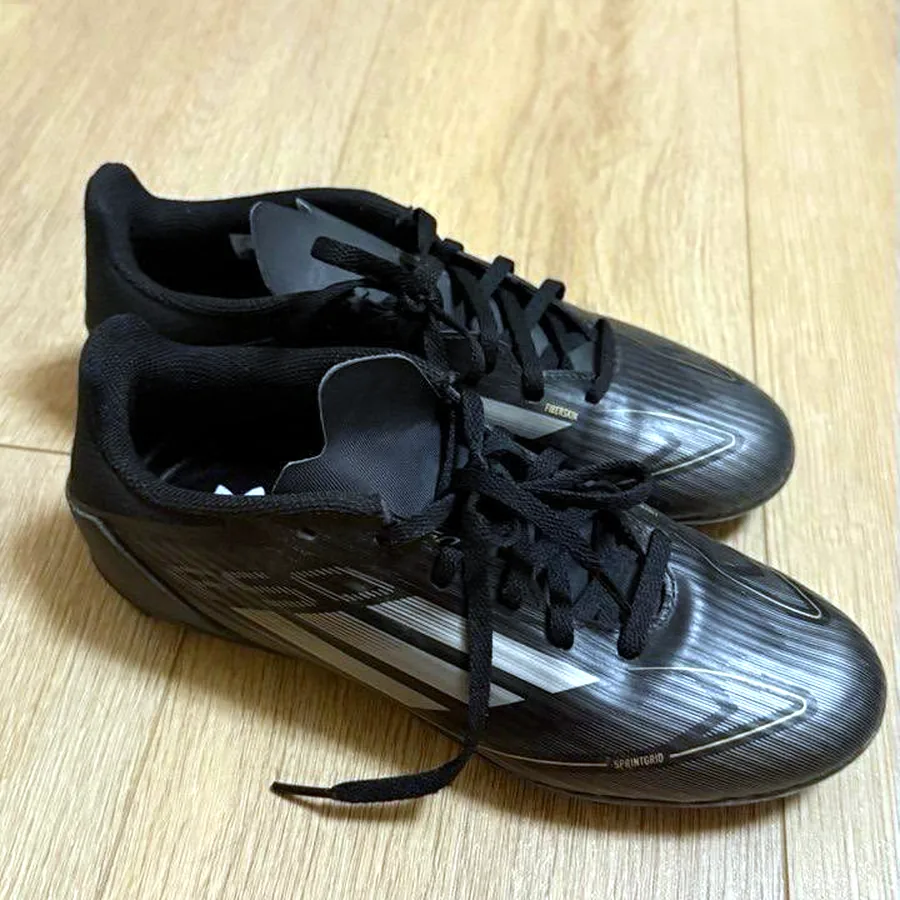 Бутсы Adidas оригинал, размер 38