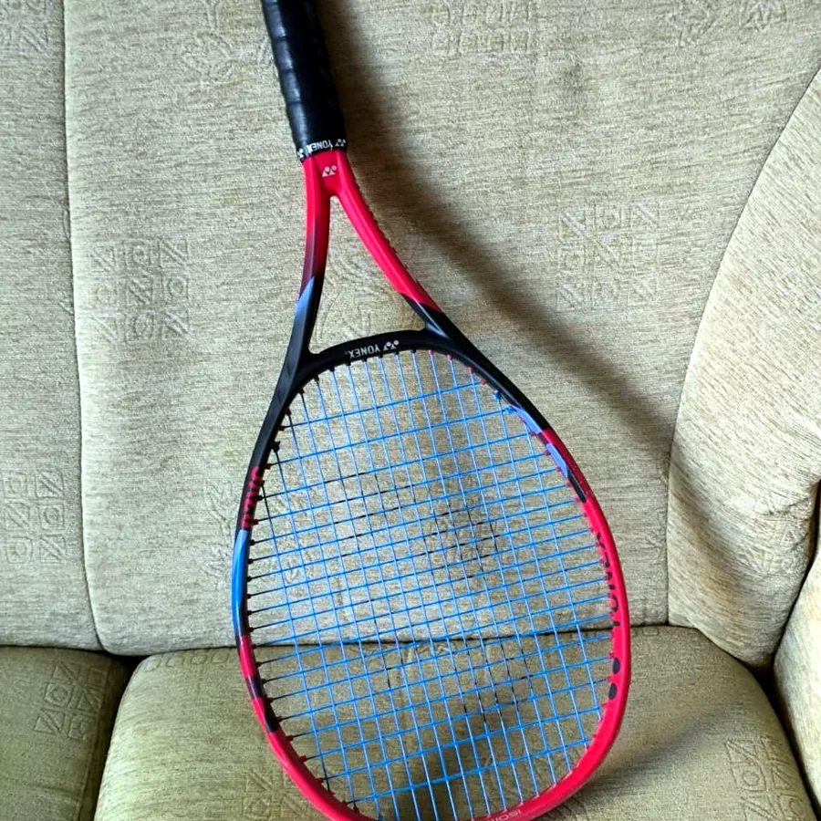 Теннисная ракетка Yonex Vcore 100