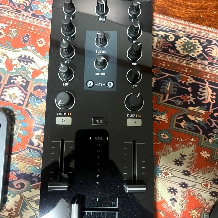 Native Instruments Traktor Kontrol Z1