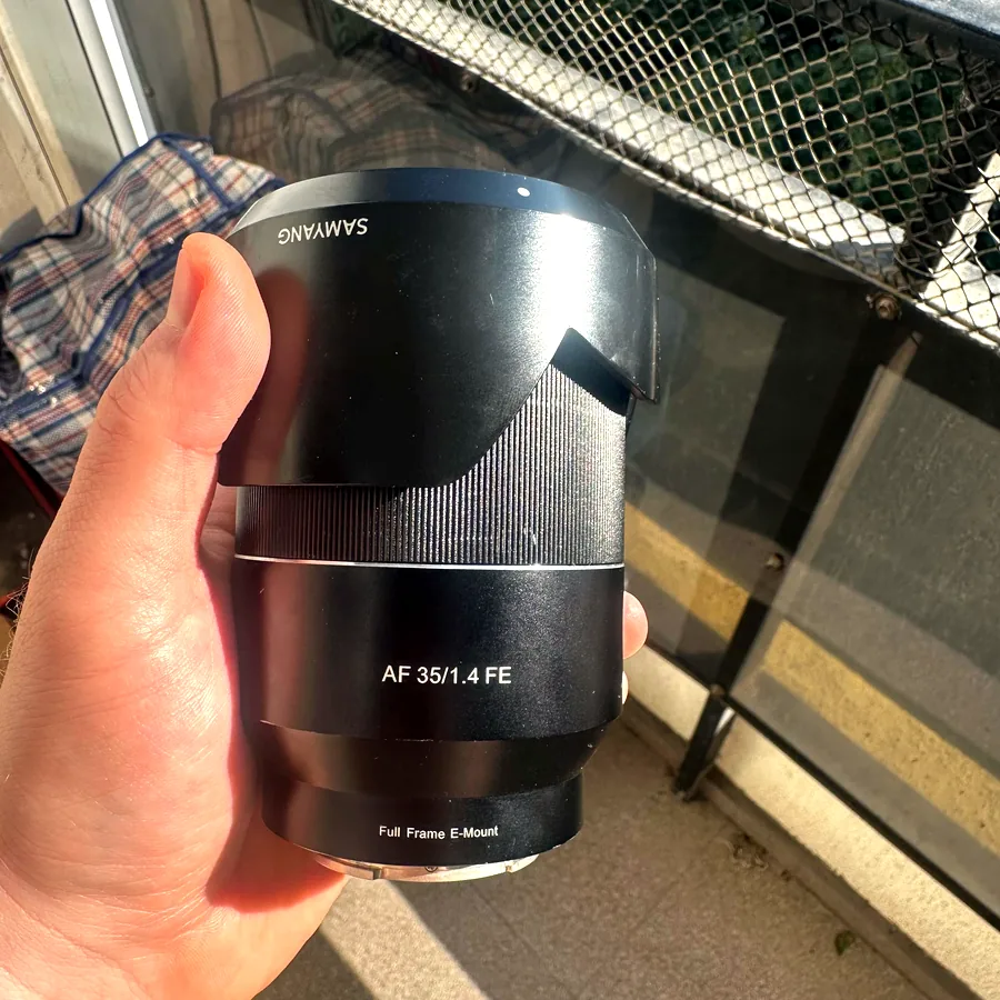 Объектив Samyang 35mm f/1.4 Sony E-mount