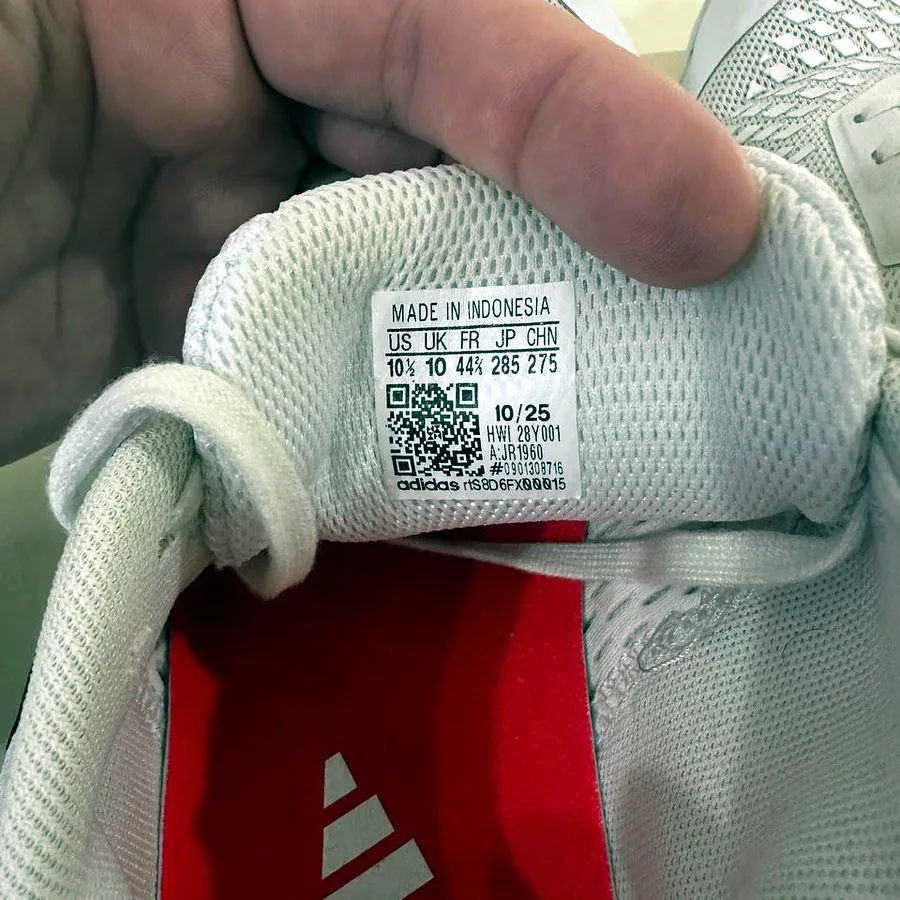 Кроссовки Adidas