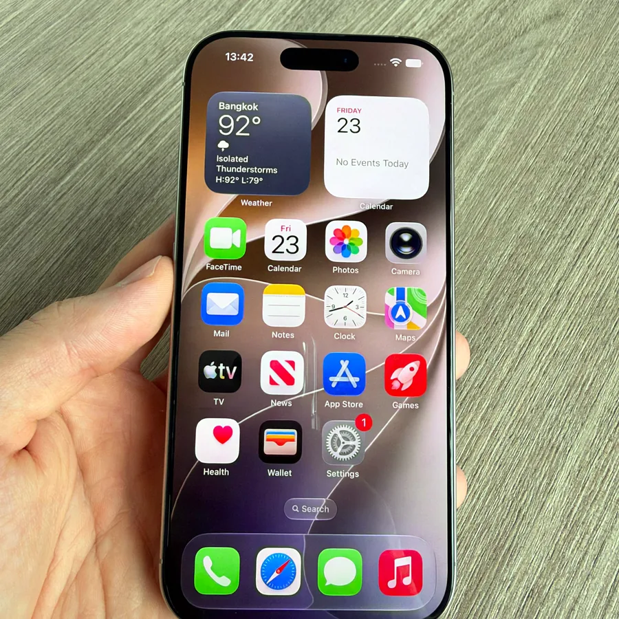 iPhone 16 Pro 128GB Natural Titanium, батарея 90%