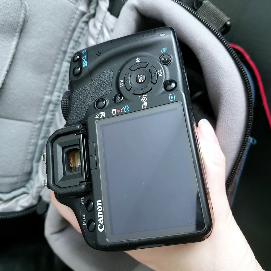 Фотоаппарат Canon EOS 500D с объективом, пробег 3000 кадров