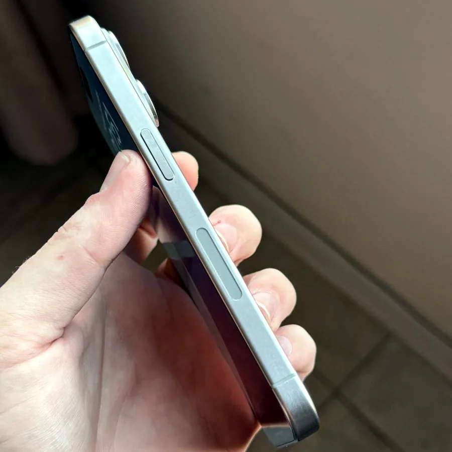 iPhone 15 Pro, 512 ГБ, состояние отличное