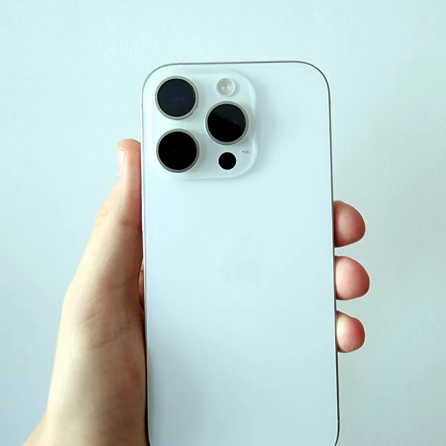 iPhone 16 Pro 128GB White Titanium