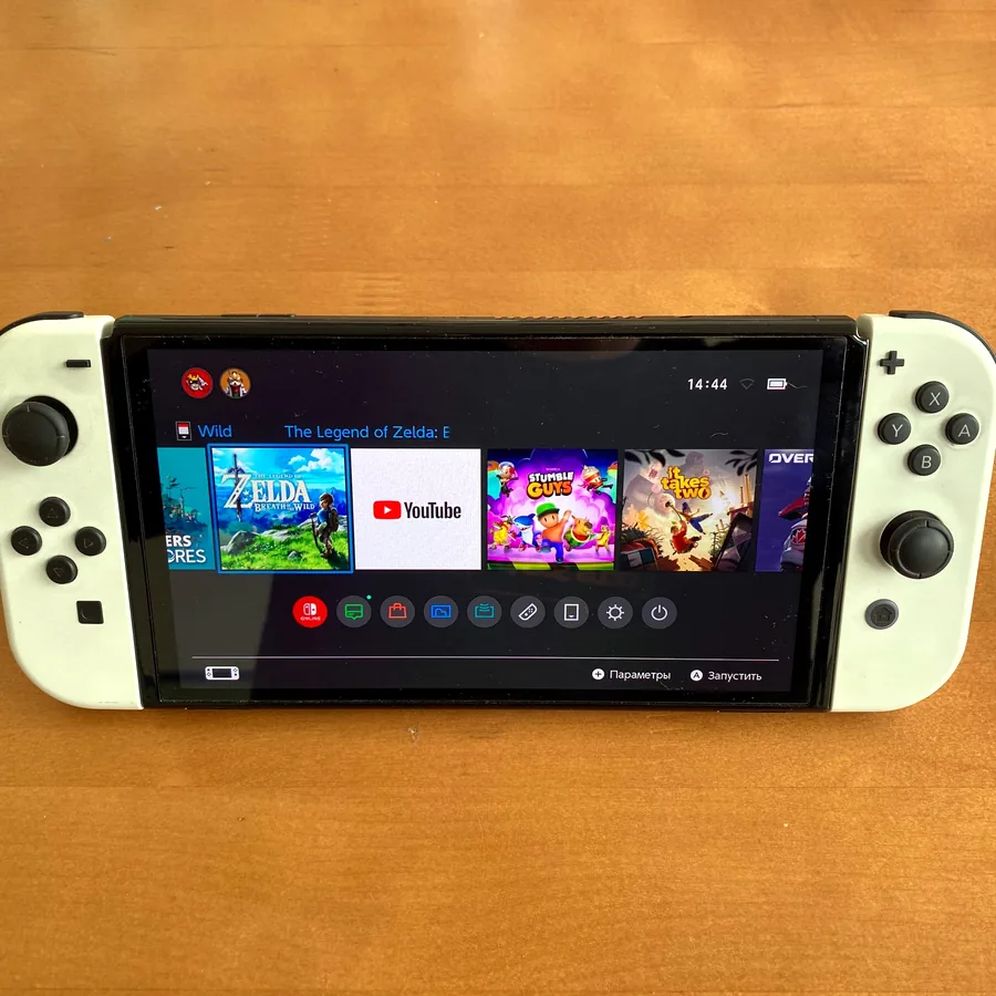 Nintendo Switch OLED White 64GB с играми и аксессуарами
