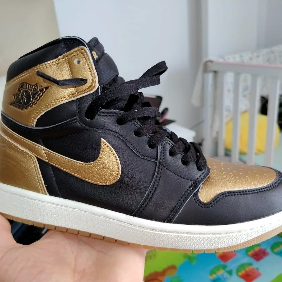 Jordan 1 Mid Metallic Gold, размер 44