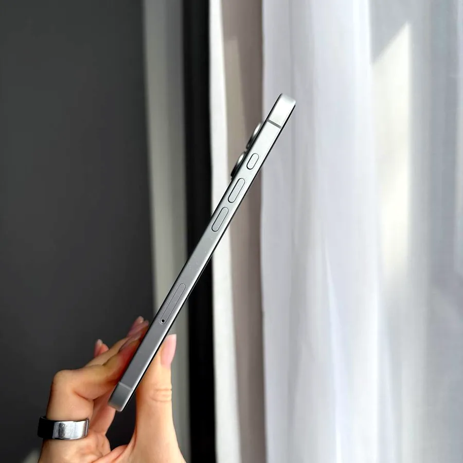 iPhone 16 Plus 256 GB, состояние идеальное