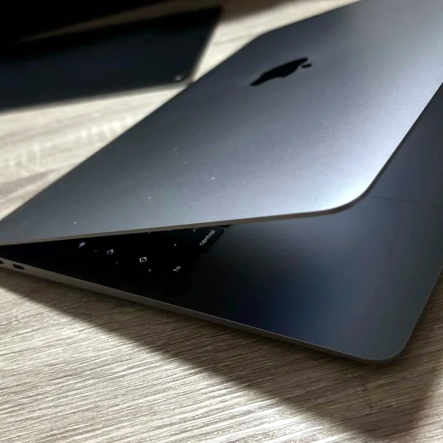 MacBook Air 13 2018 i5, русская клавиатура