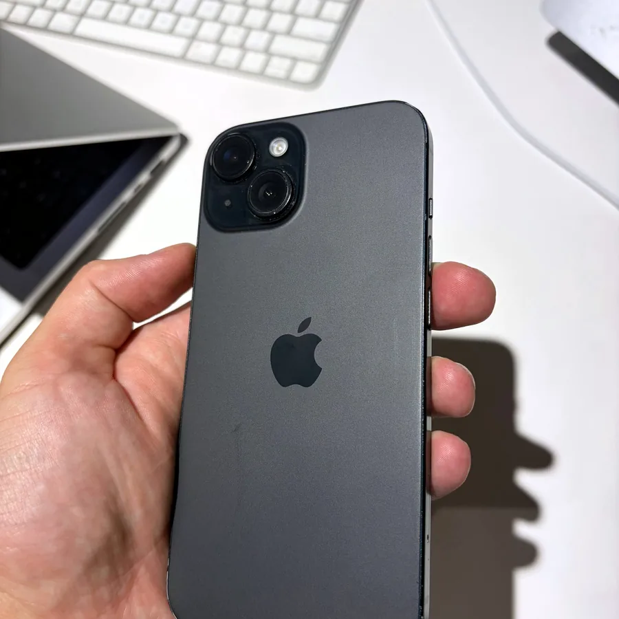 iPhone 15, 128 GB, аккумулятор 84%