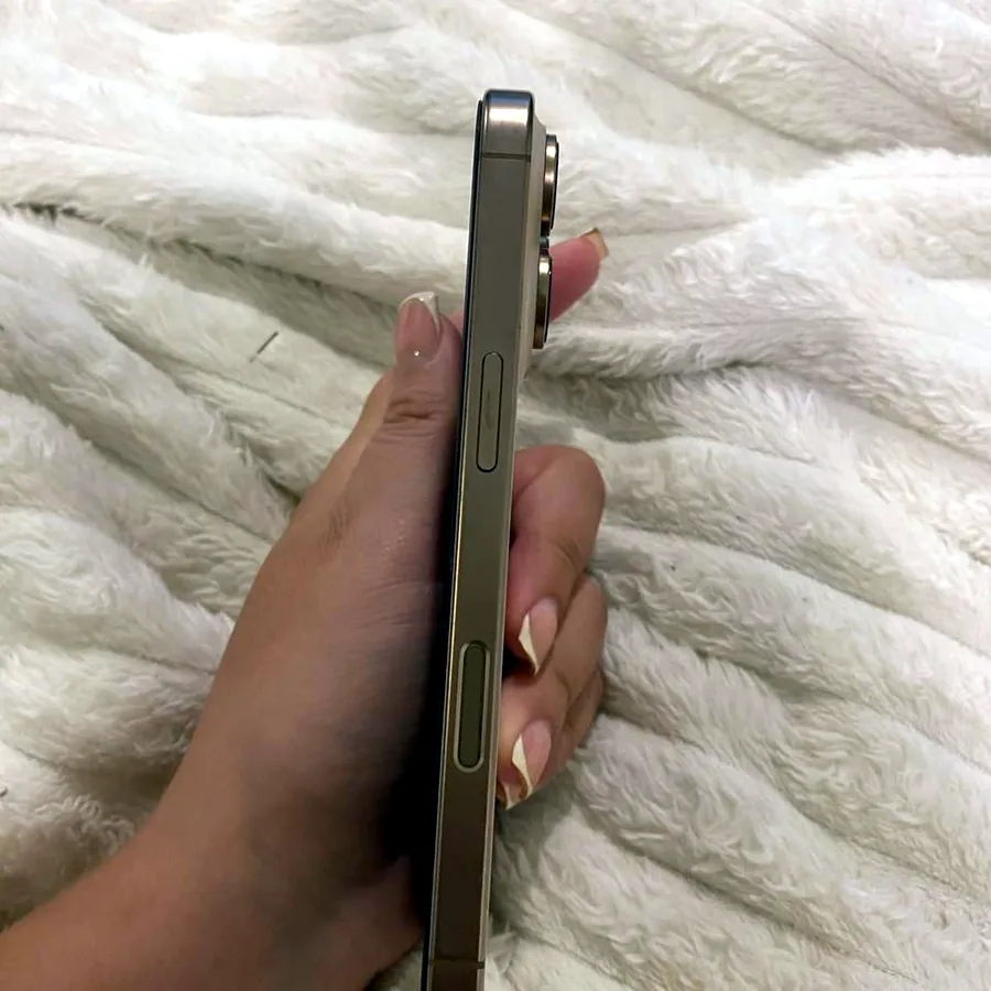 iPhone 16 Pro 512 GB Gold, отличное состояние