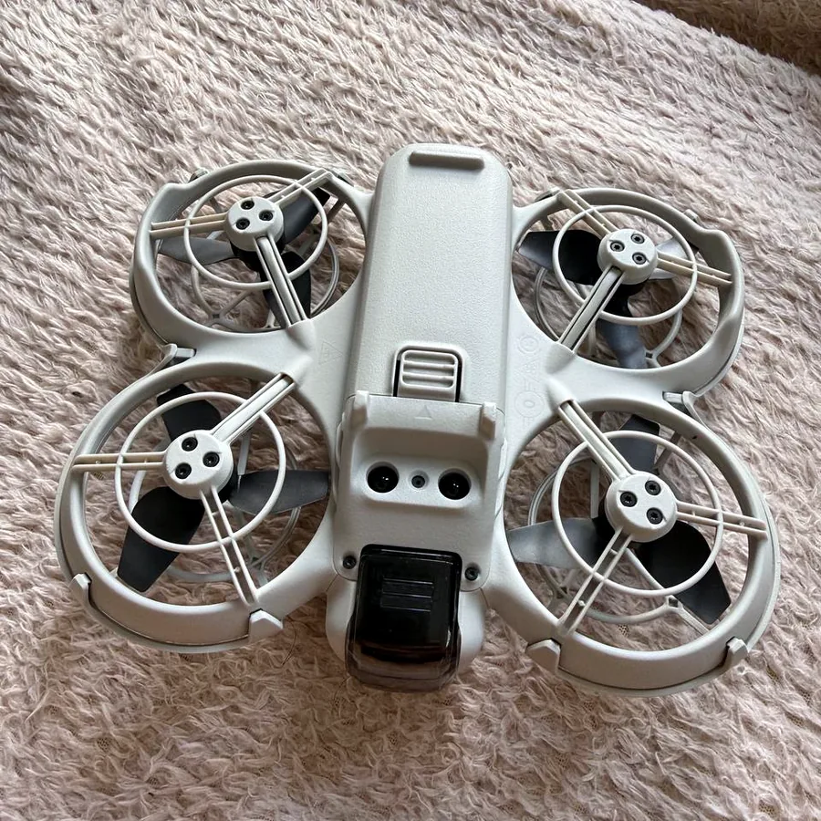 DJI Neo селфи-дрон, идеальное состояние