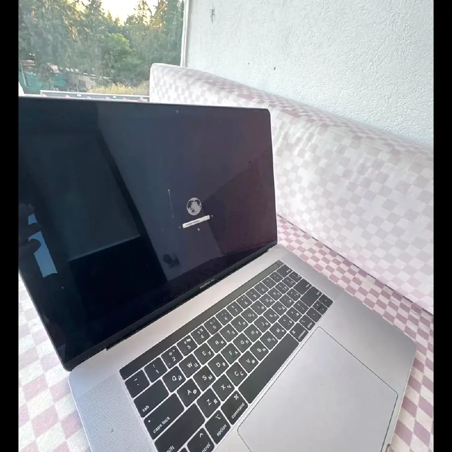 MacBook Pro 2018, 16 GB, 256 GB SSD