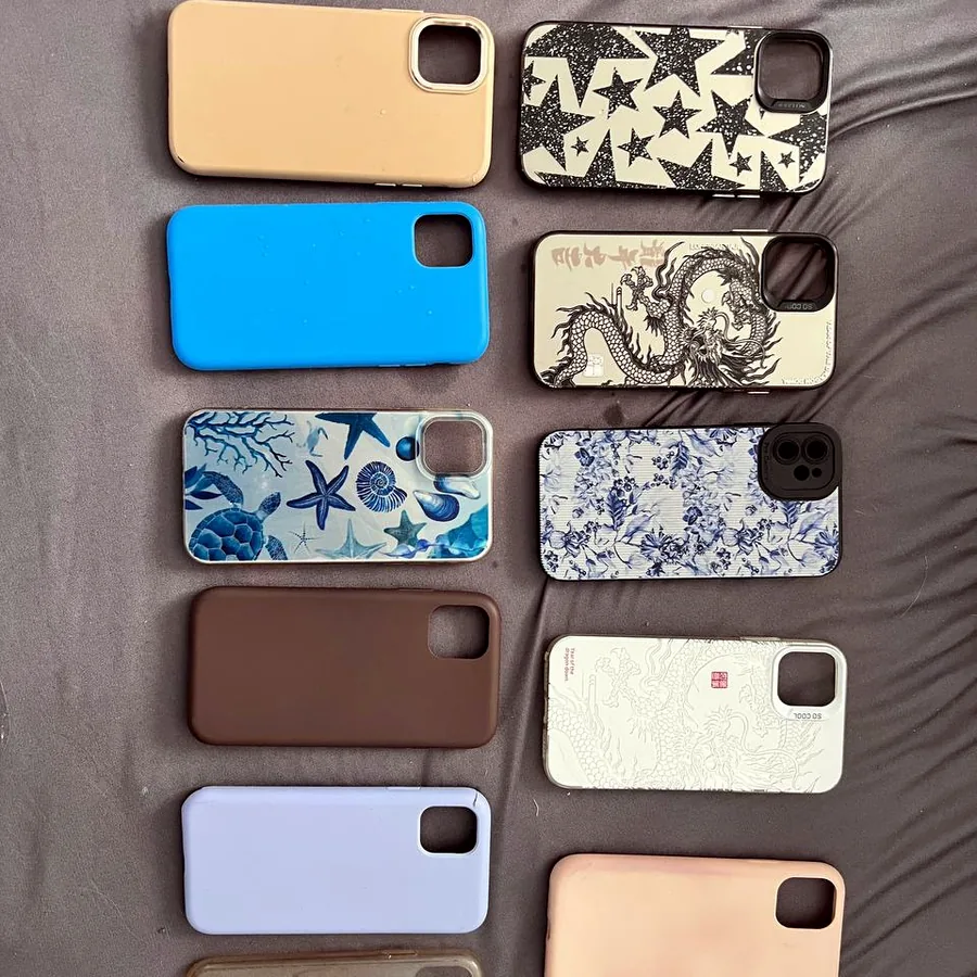 Чехлы на iPhone 11, 11 штук