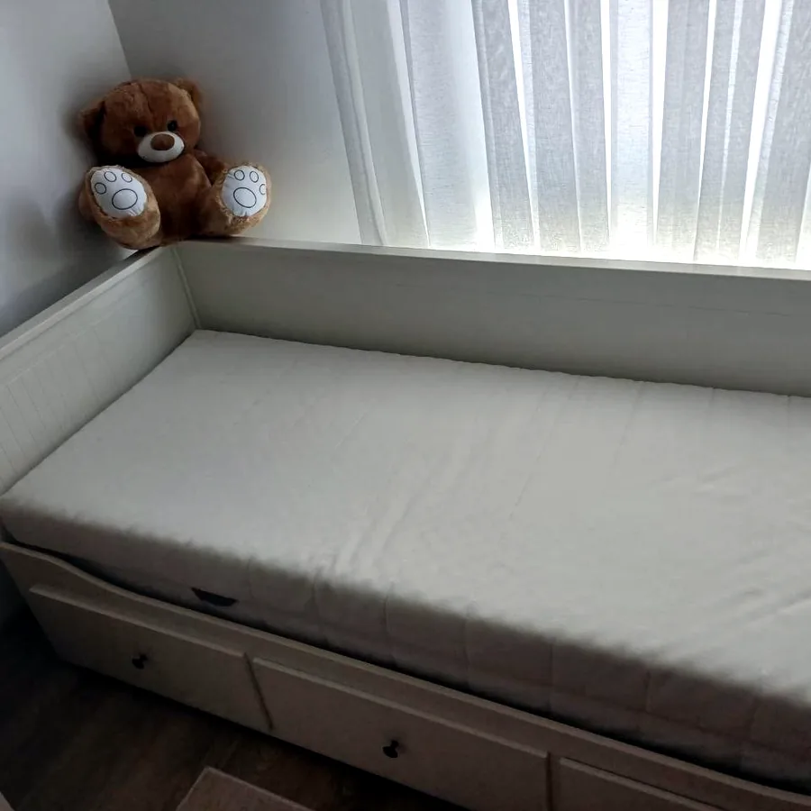 Диван Ikea Hemnes с кроватью