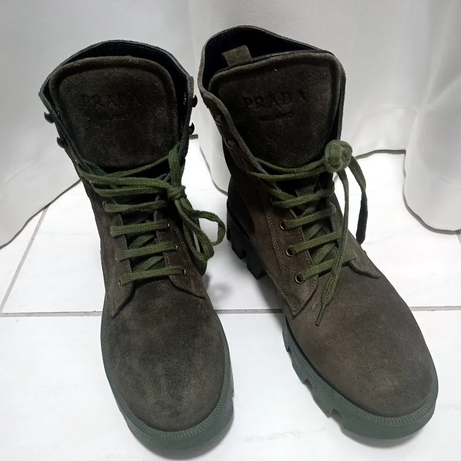 Prada Suede Lace-Up Combat Boots, размер 39
