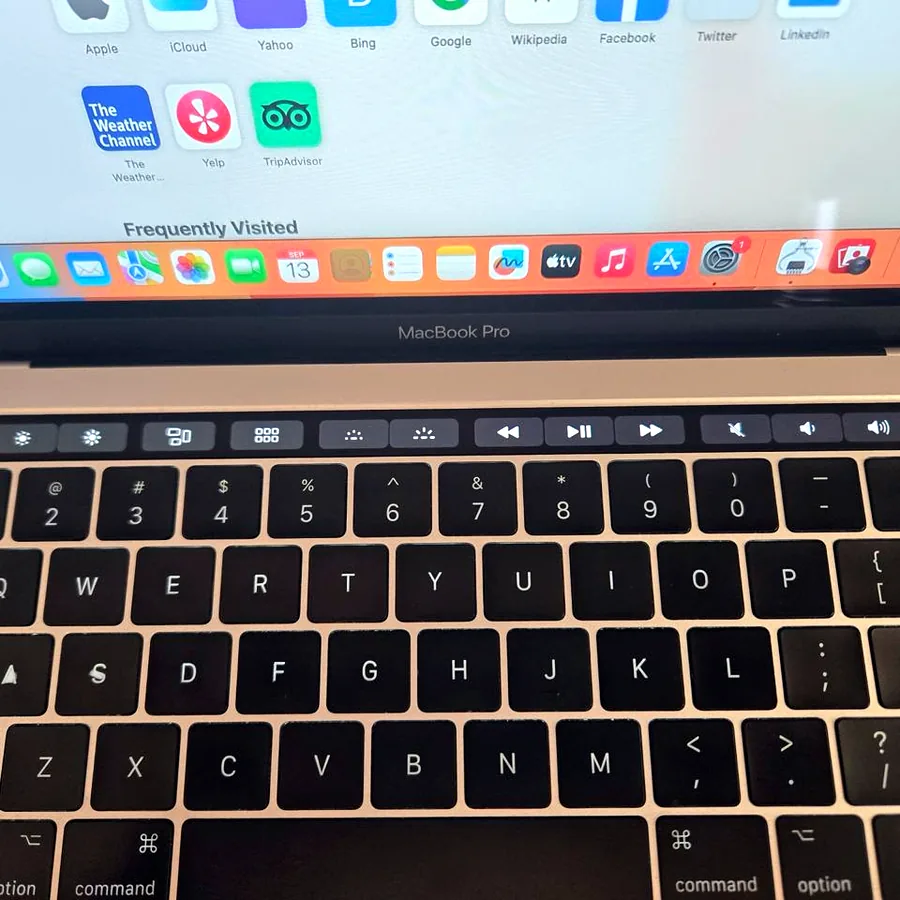 MacBook Pro 13.3 Retina i5 Touchbar 16GB/256GB