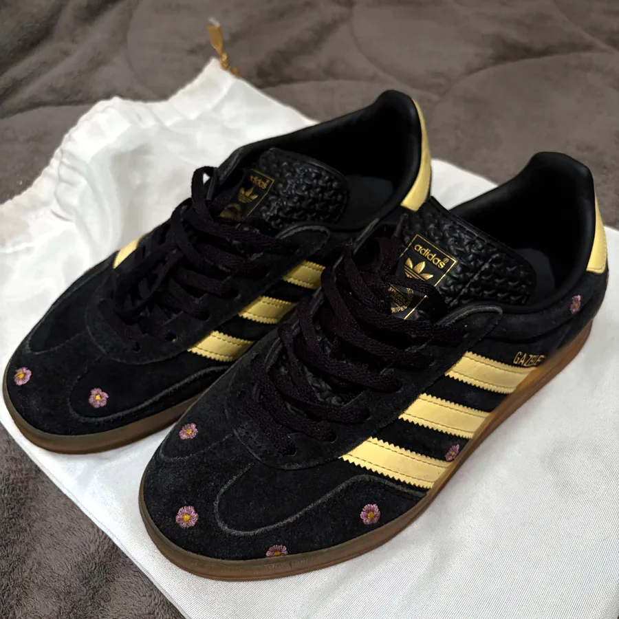 Кроссовки Adidas замшевые лимитированные, размер 40