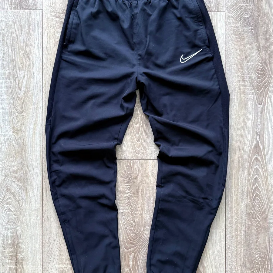 Штаны мужские Nike, размер M