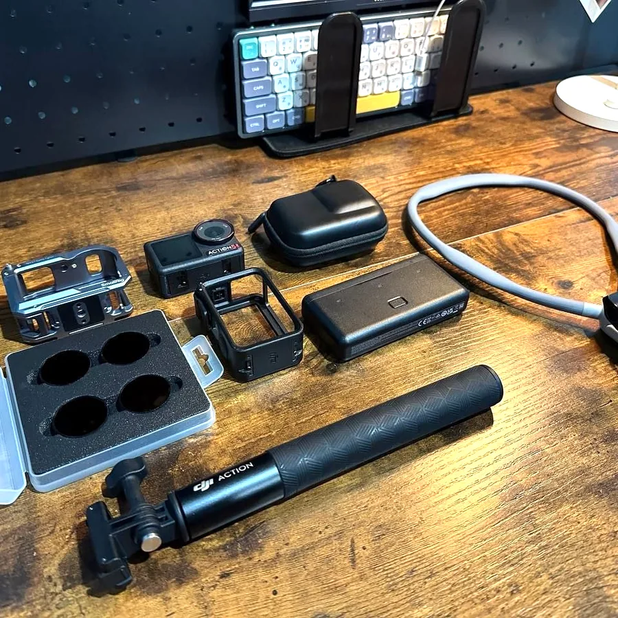DJI Action 5 Pro с аксессуарами