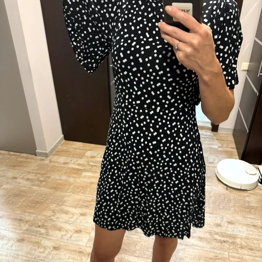 Платье Zara из вискозы, размер S