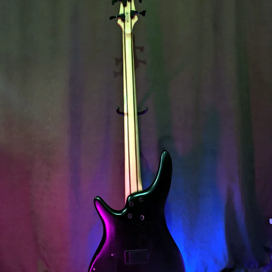Бас-гитара Ibanez SR300 2022, с чехлом