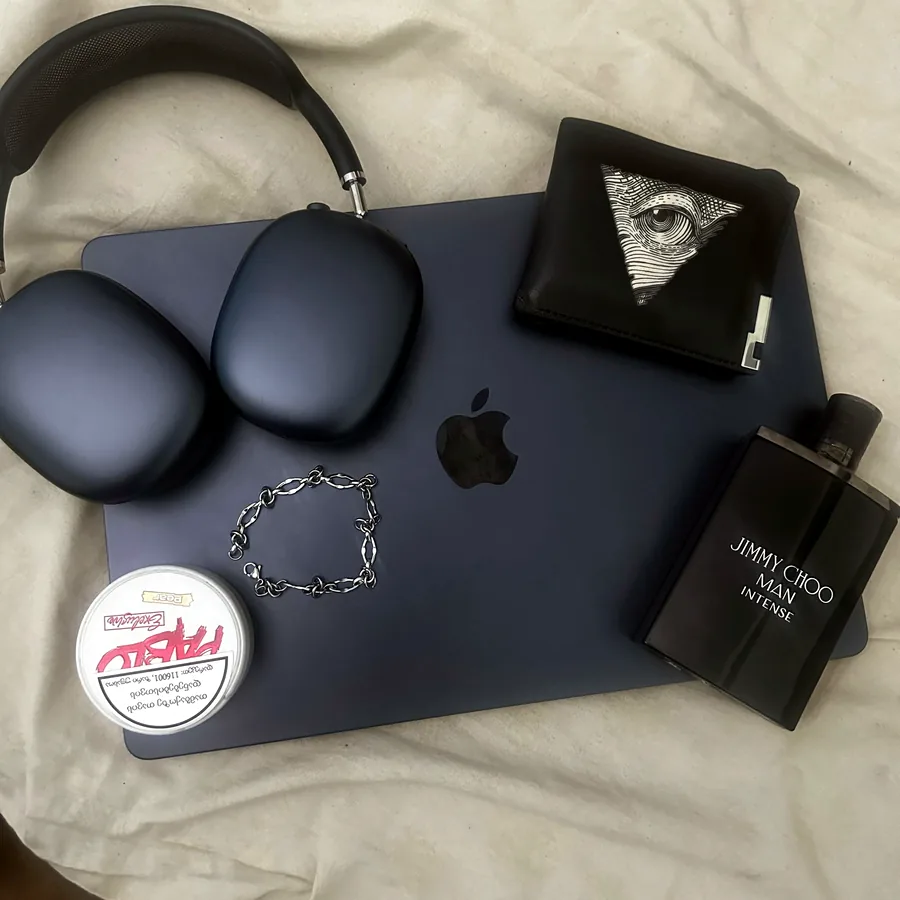 MacBook Air M4 15.3 дюйма 2025, 16 ГБ ОЗУ