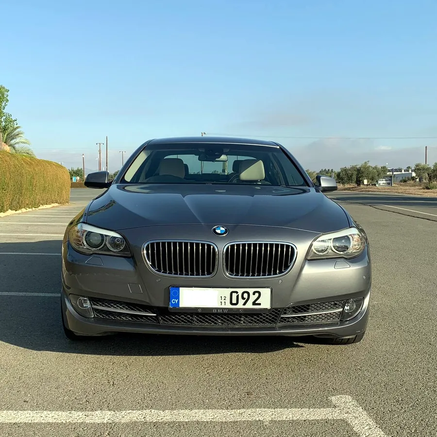 BMW 2011, спортивный автомат, кожаный салон