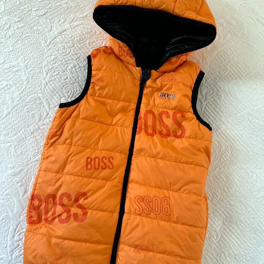 Пуховой жилет Boss, 4-6 лет