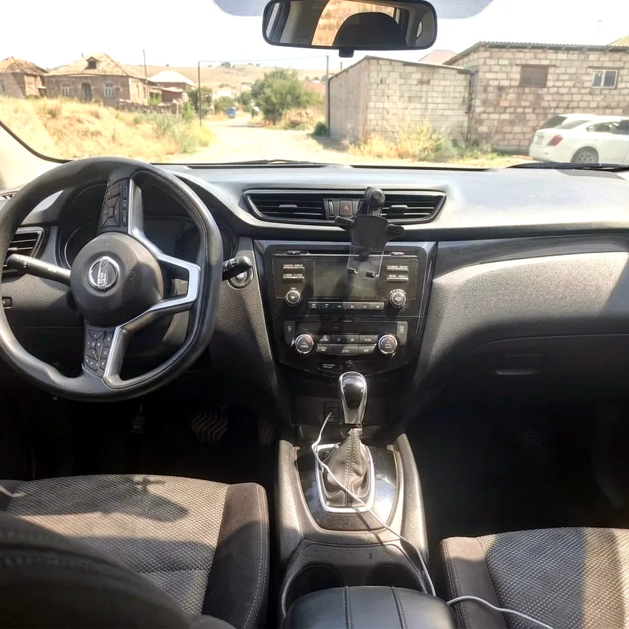 Nissan Rogue Sport SV 2017, пробег 104 443 мили