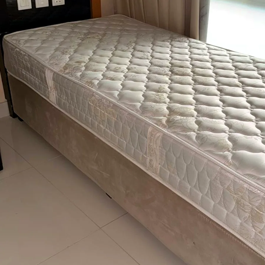 Кровать 90x200 с матрасом