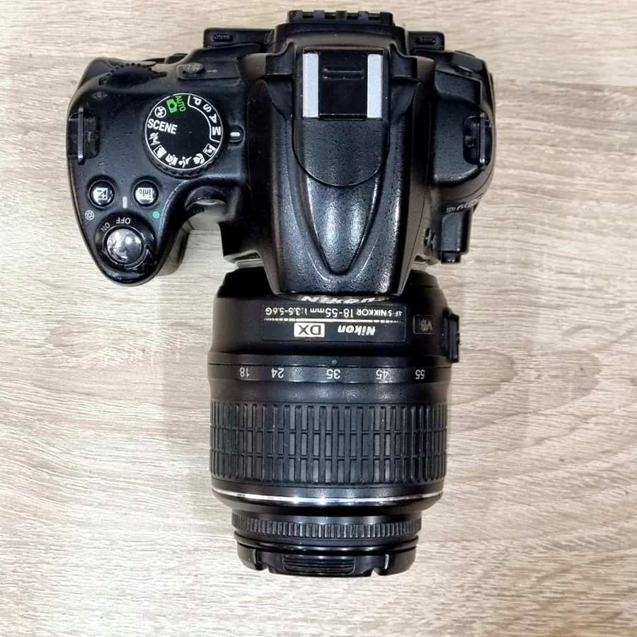 Nikon D5000 с объективом 18-55mm