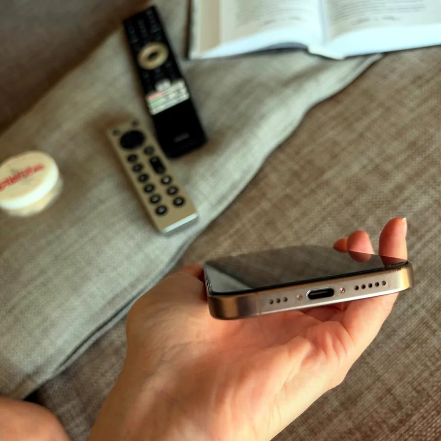 iPhone 16 Pro, 128 ГБ, хорошее состояние