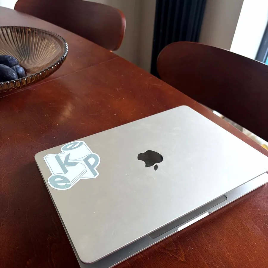 MacBook Air M3 13", 16GB/512GB, состояние отличное