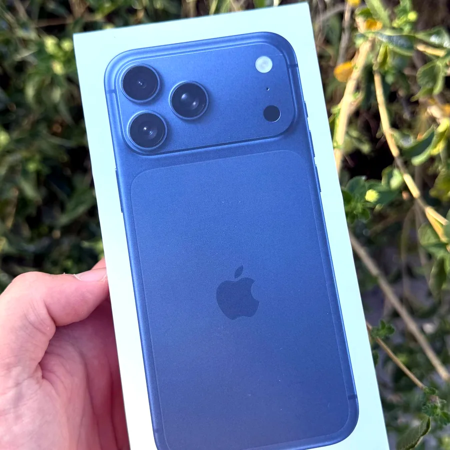 iPhone 17 Pro Max 256GB Blue, новый