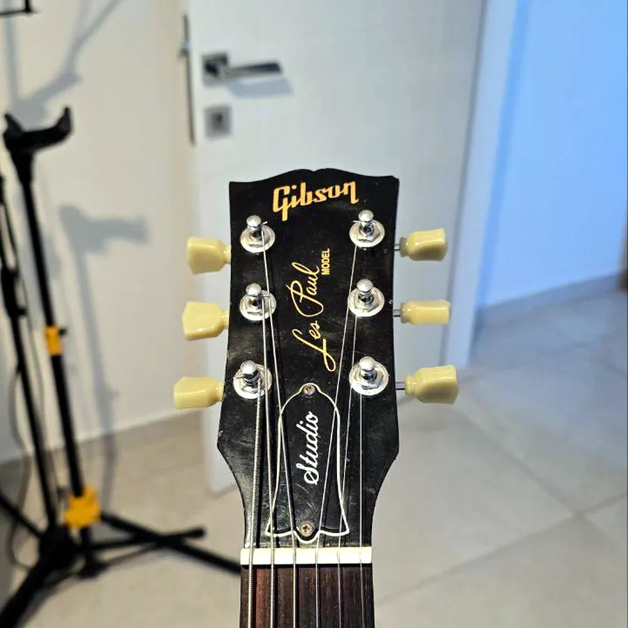 Электрогитара Gibson Les Paul Studio 2011