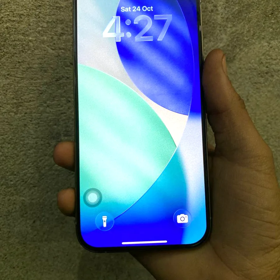 iPhone 15 Pro, 256 GB, заводское состояние