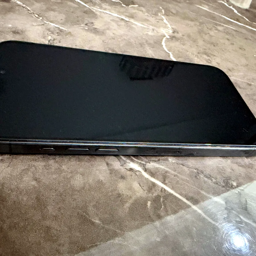iPhone 15 Pro Max, батарея 81%