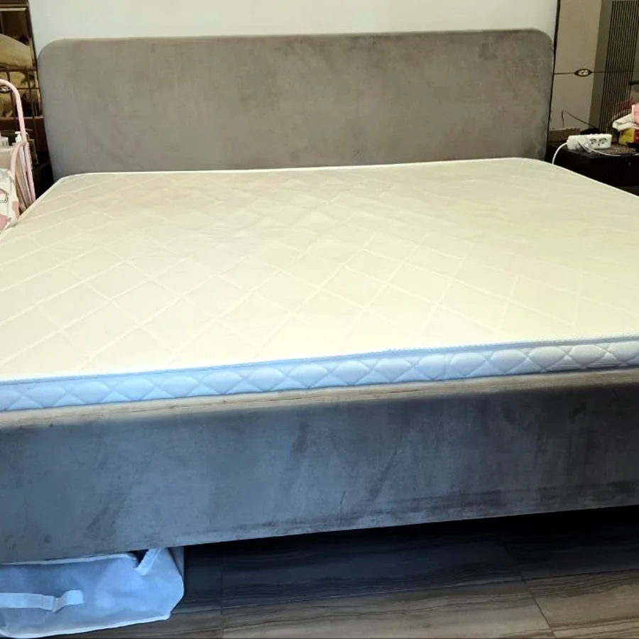 Кровать 2×2 м с матрасом, отличное состояние