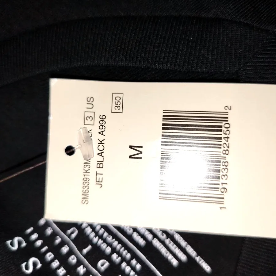 Футболка Guess, размер M, новая